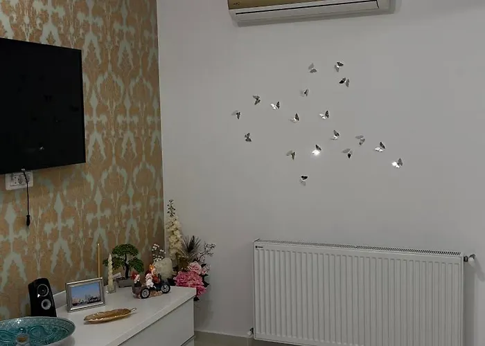 Daire Ale's Place 11 *